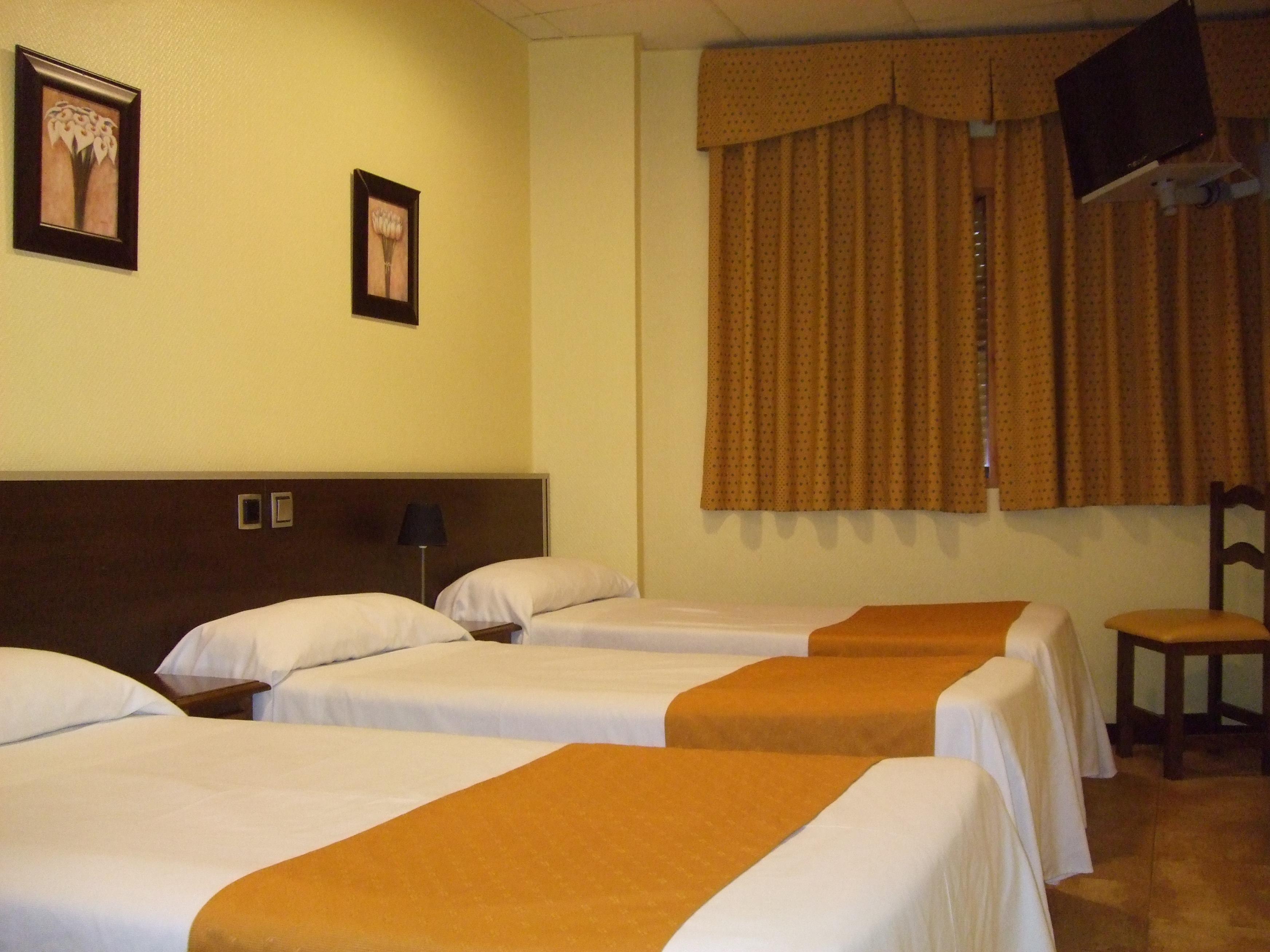 Hotel Complutense Alcala de Henares Exterior photo